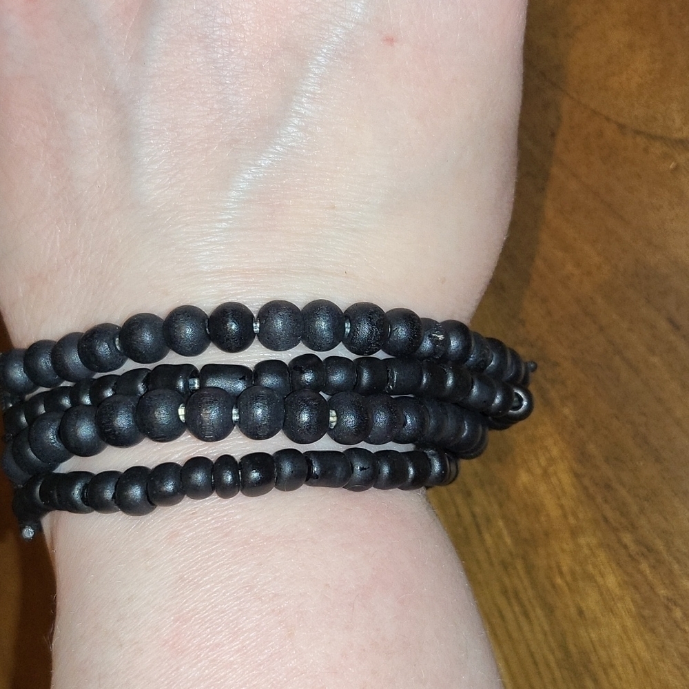 Black beaded and chain fashion stretch bracelet